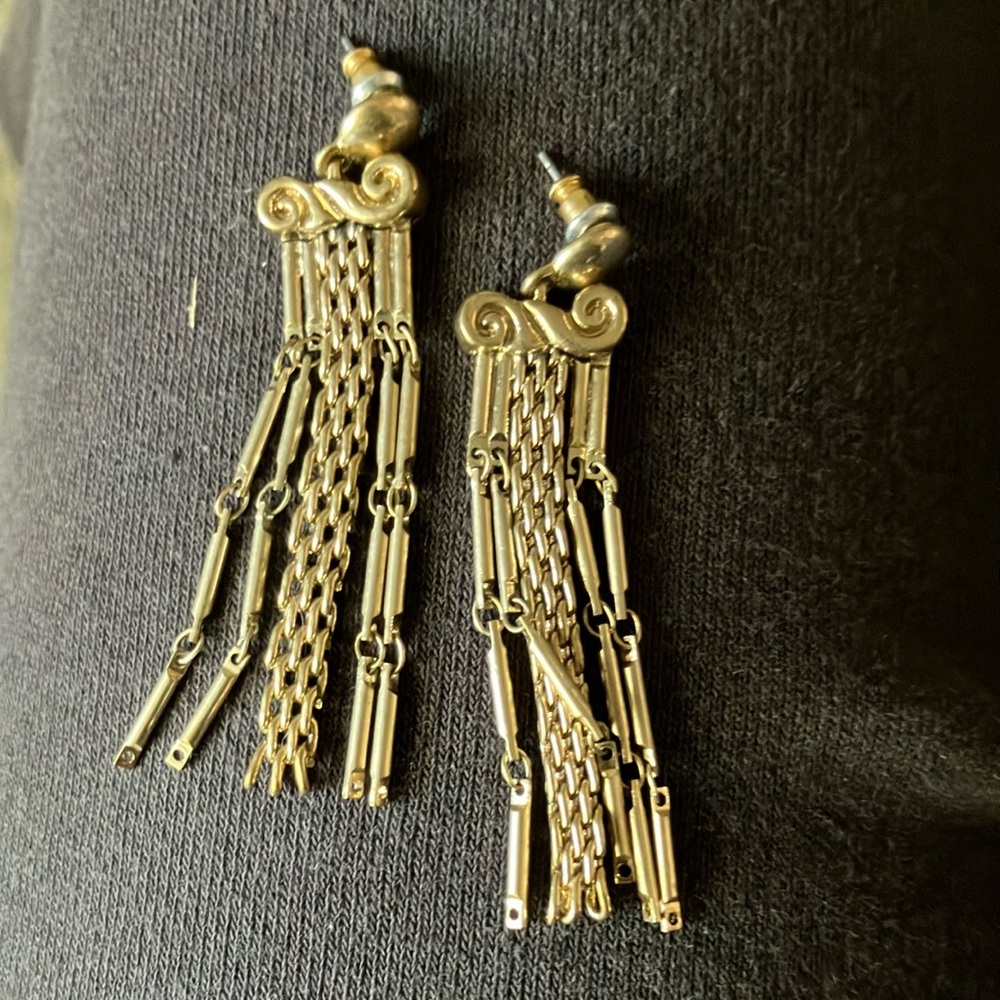 Monet earrings vintage. Not sure if they’re gold plated